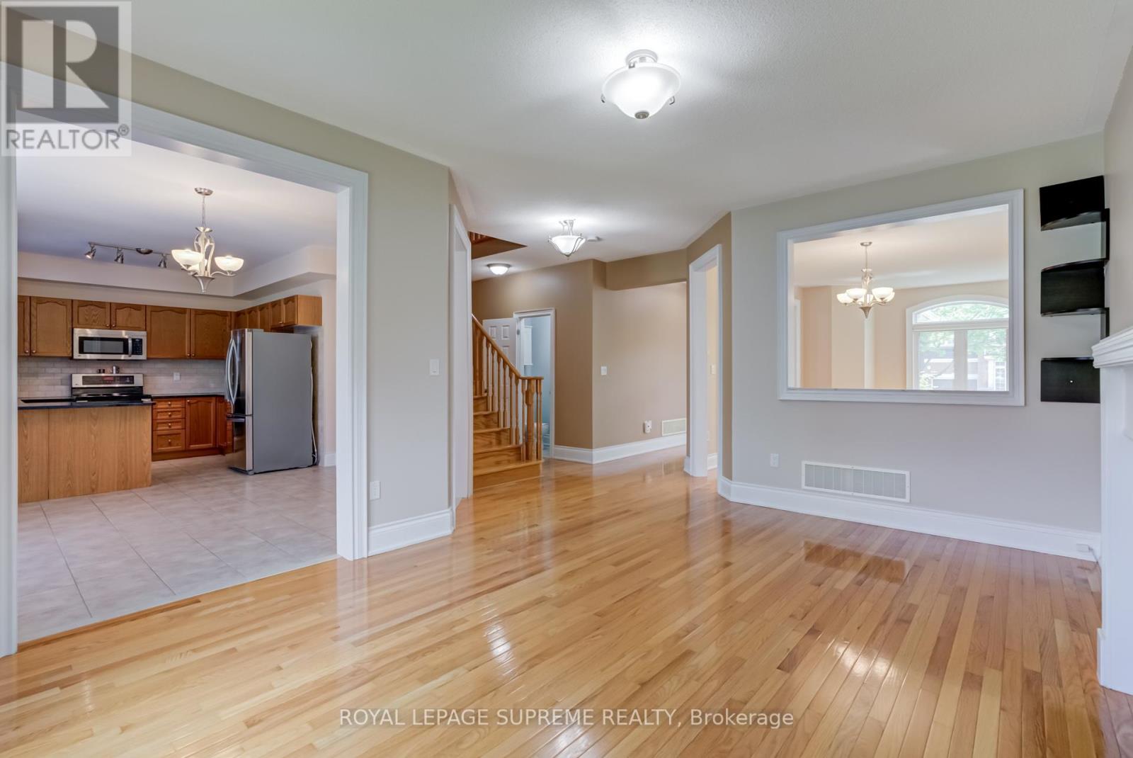 10 Sergio Marchi Street, Toronto, Ontario  M3L 0B6 - Photo 9 - W12167078