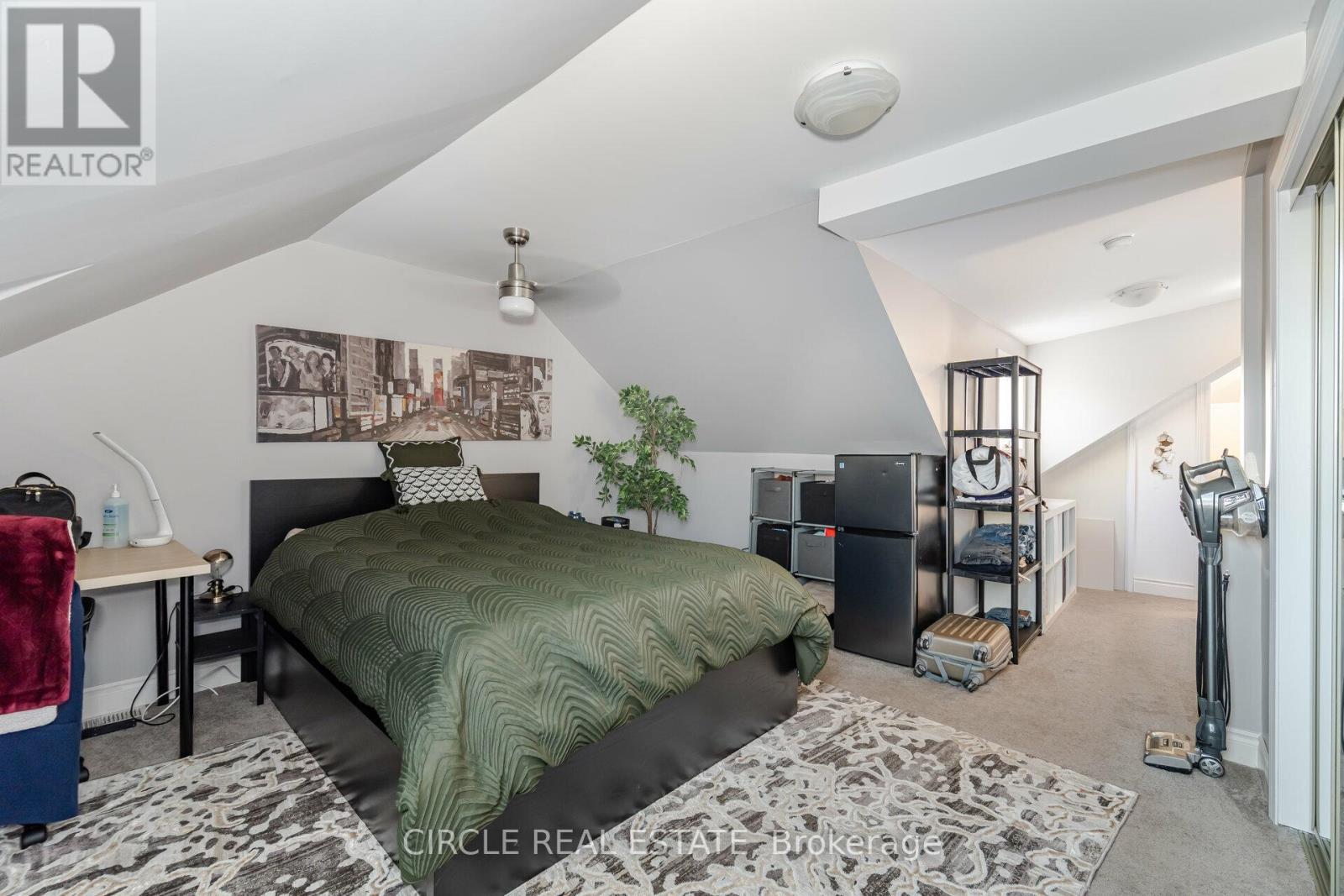 31 Wentworth Street N, Hamilton (Landsdale), Ontario  L8L 5V2 - Photo 17 - X12167029