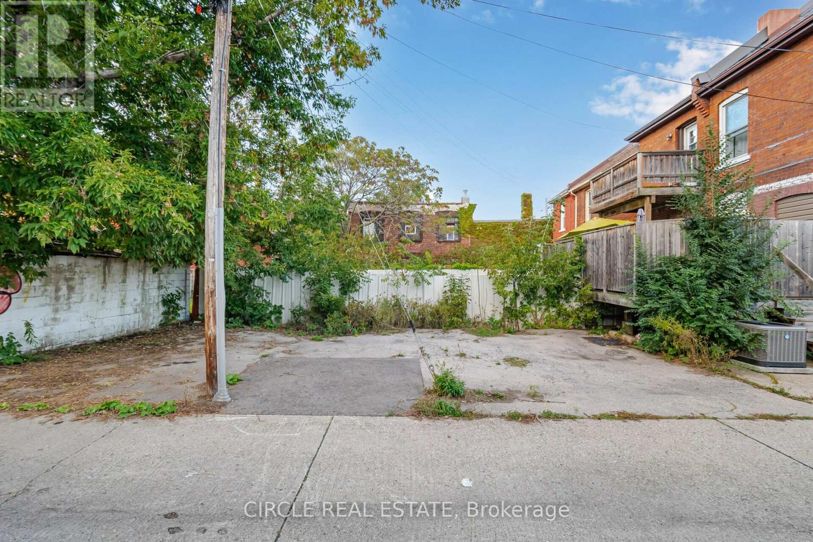 31 Wentworth Street N, Hamilton (Landsdale), Ontario  L8L 5V2 - Photo 21 - X12167029