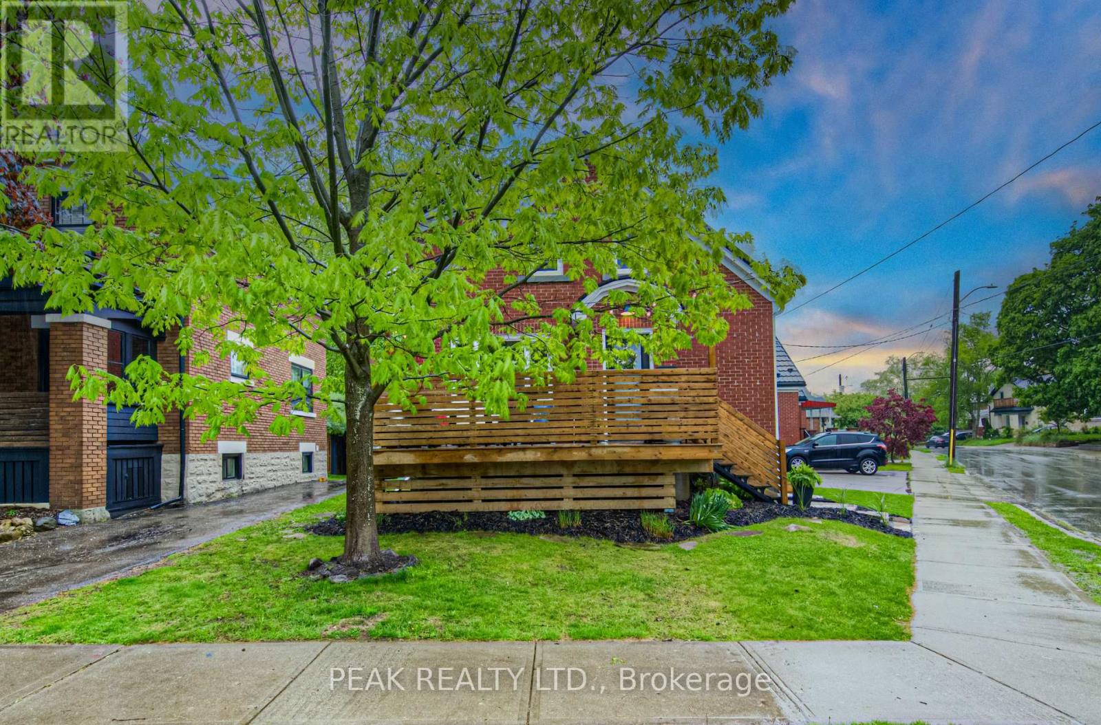 19 Ellis Avenue, Kitchener, Ontario  N2H 4G4 - Photo 2 - X12167035
