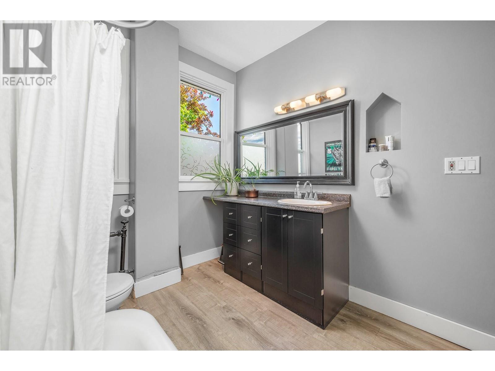 1805 32 Avenue, Vernon, British Columbia  V1T 2J5 - Photo 34 - 10348956
