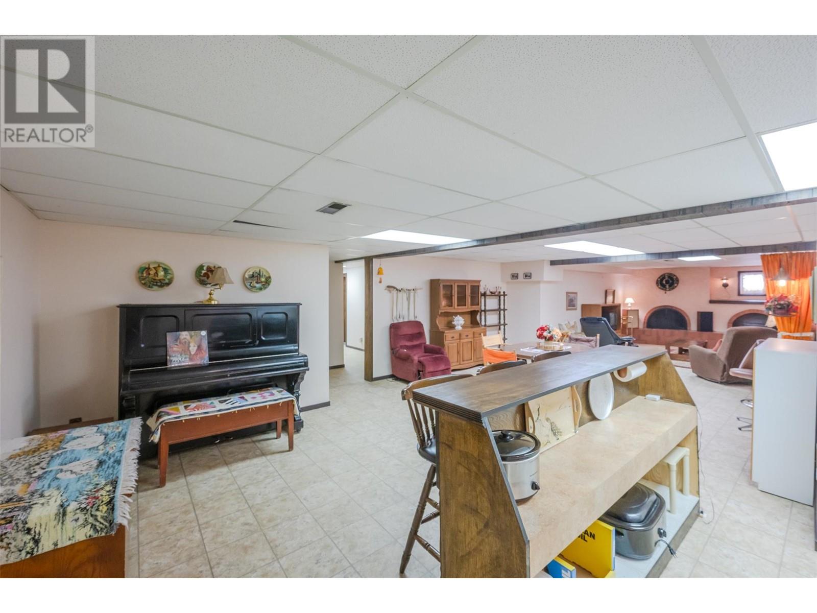 1209 LAKESHORE Drive, Osoyoos, BC V0H1V6