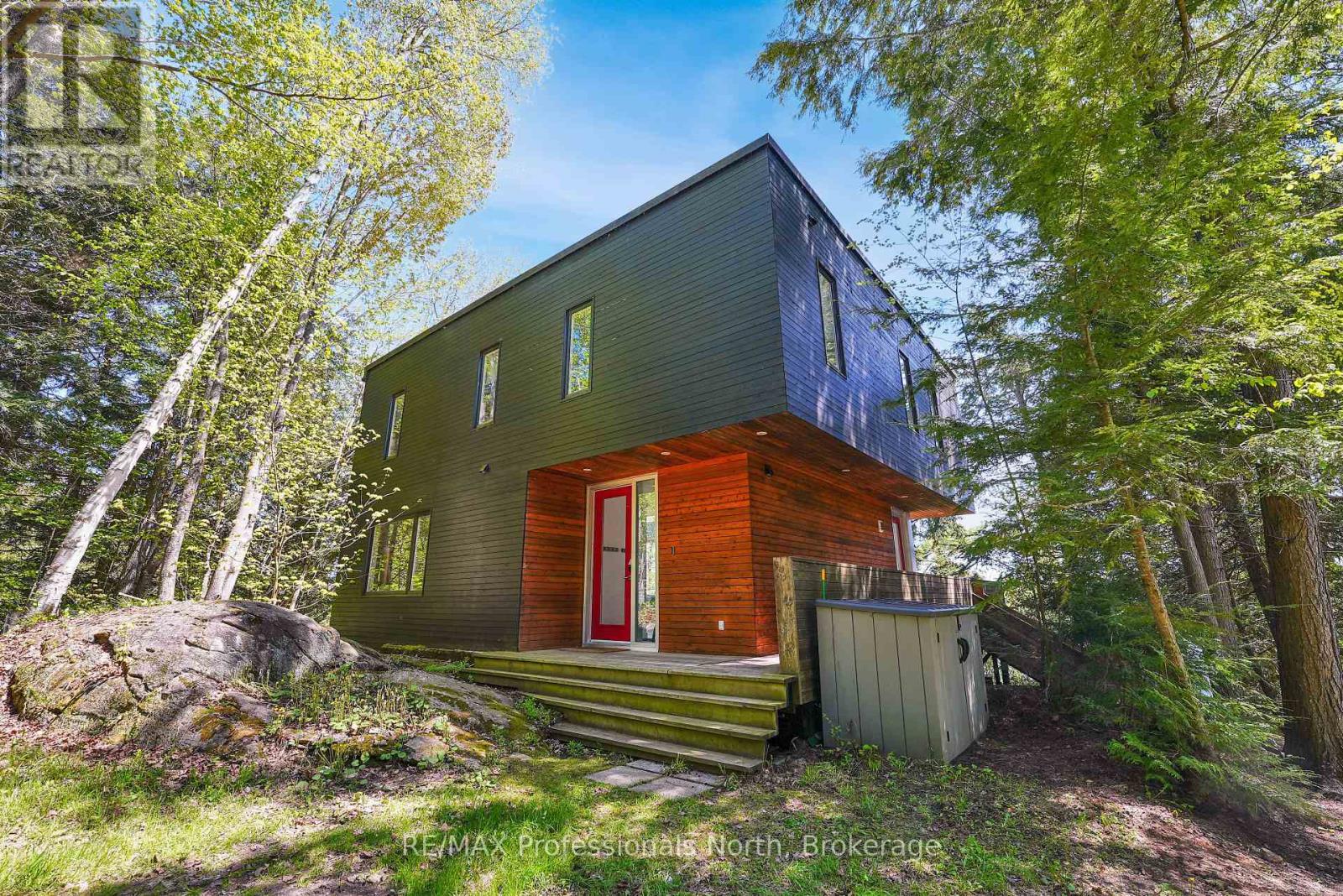 1004 Lipton Drive, Dysart Et Al, Ontario  K0M 1S0 - Photo 37 - X12167089