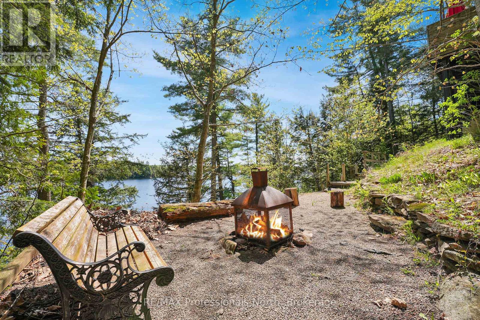 1004 Lipton Drive, Dysart Et Al, Ontario  K0M 1S0 - Photo 48 - X12167089