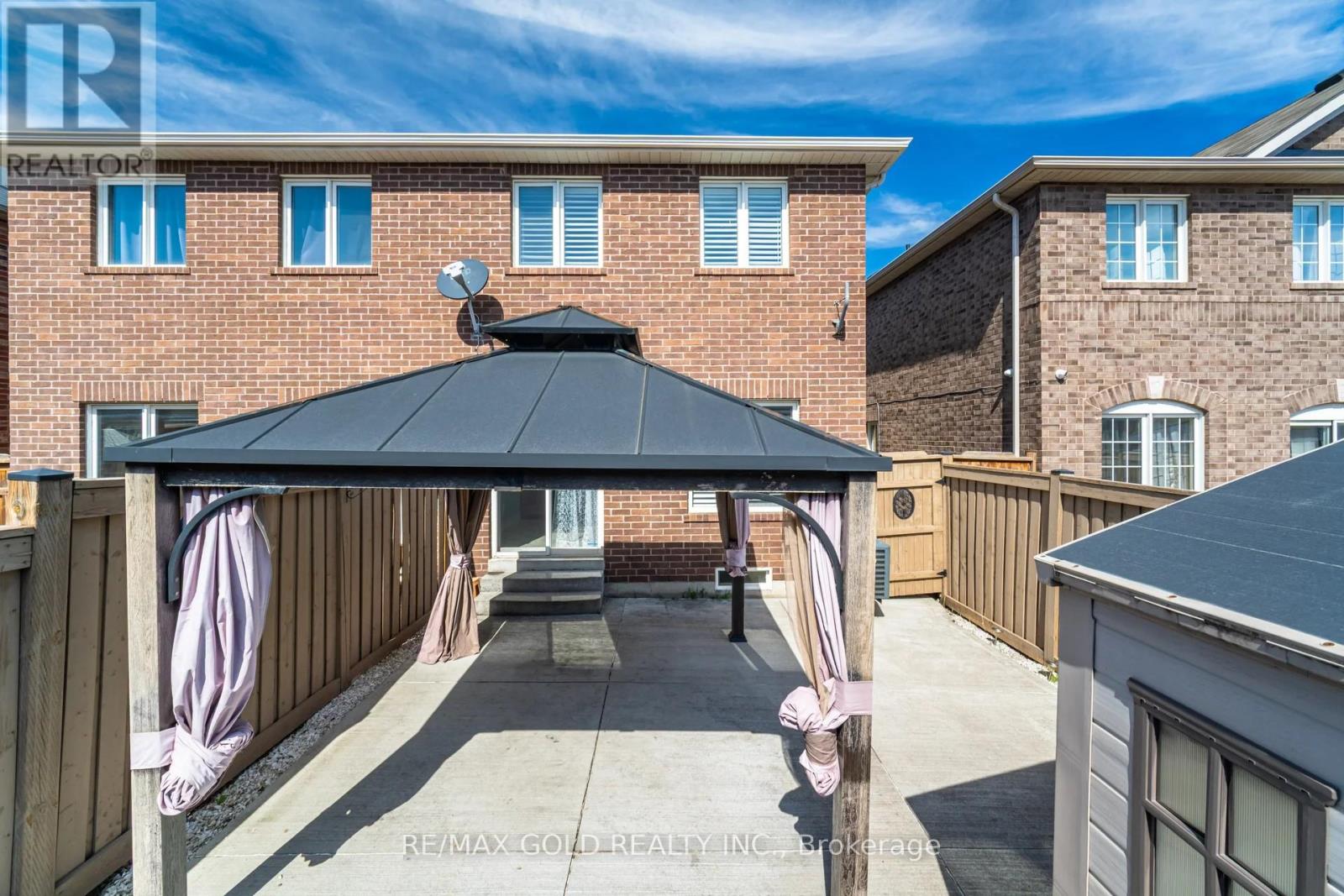 210 Brussels Avenue, Brampton, Ontario  L6Z 0B6 - Photo 22 - W12110736