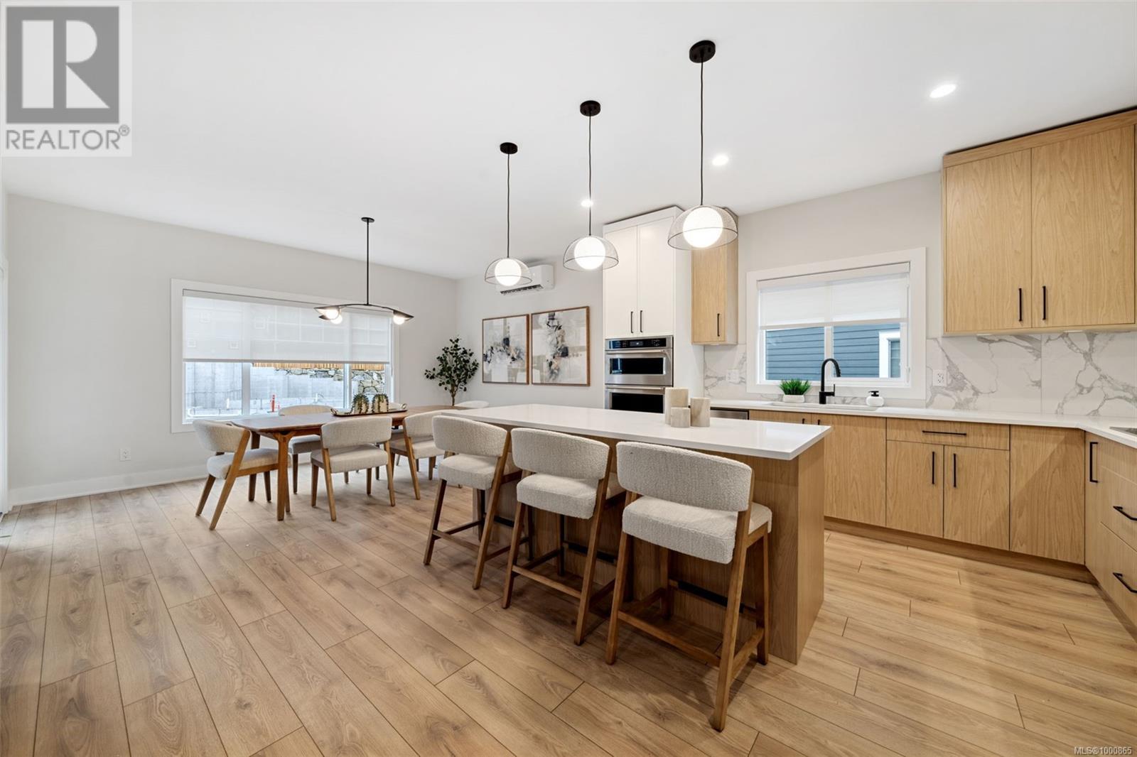 Property at 417 Rock Dove Pl image 2