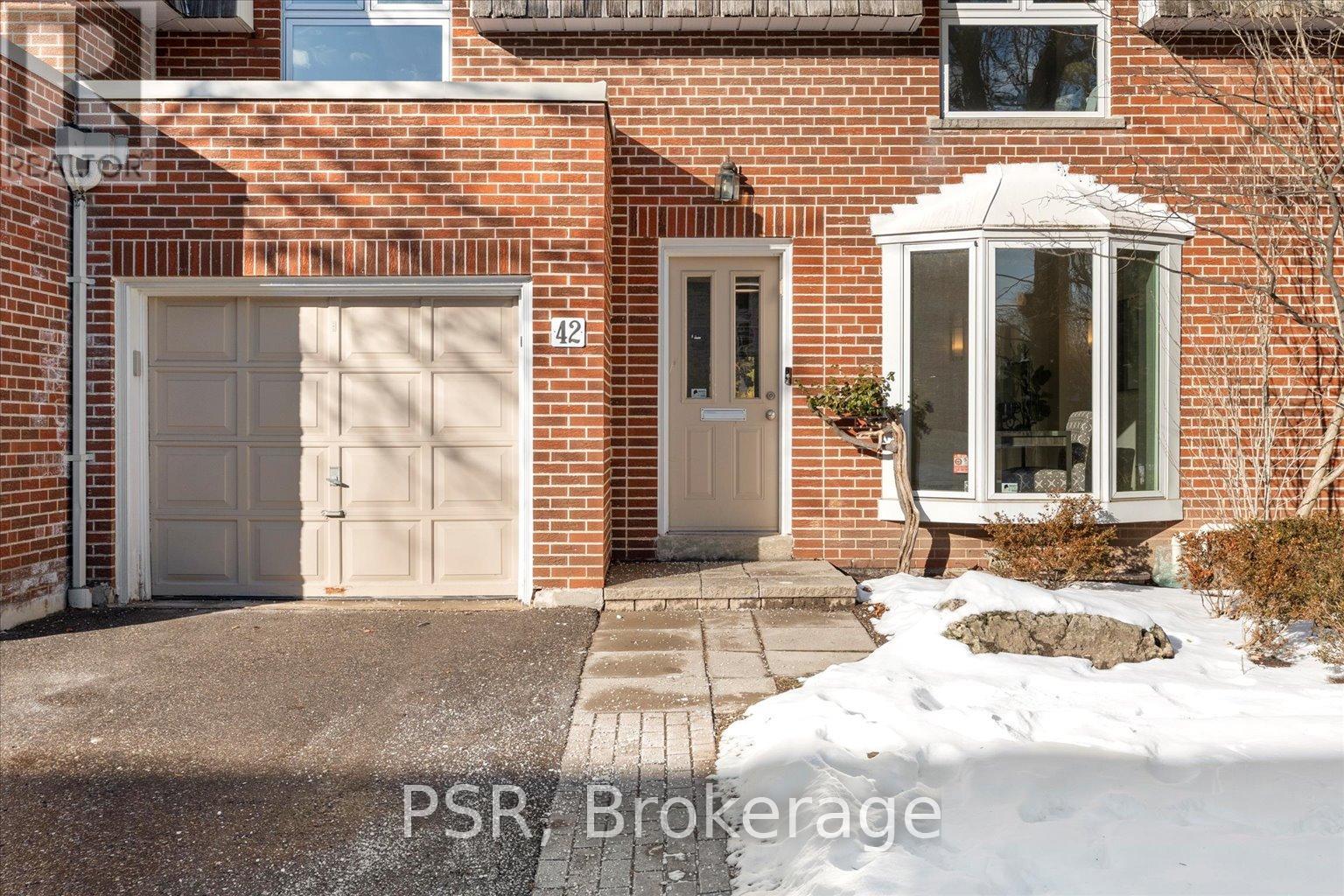 42 Crimson Mill Way, Toronto, Ontario  M2L 1T6 - Photo 2 - C12167097
