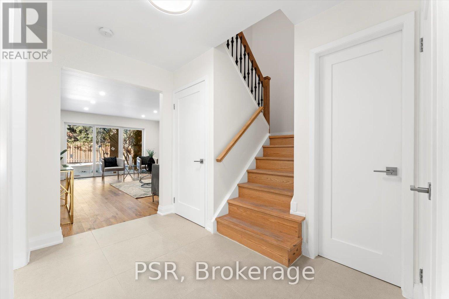 42 Crimson Mill Way, Toronto, Ontario  M2L 1T6 - Photo 6 - C12167097