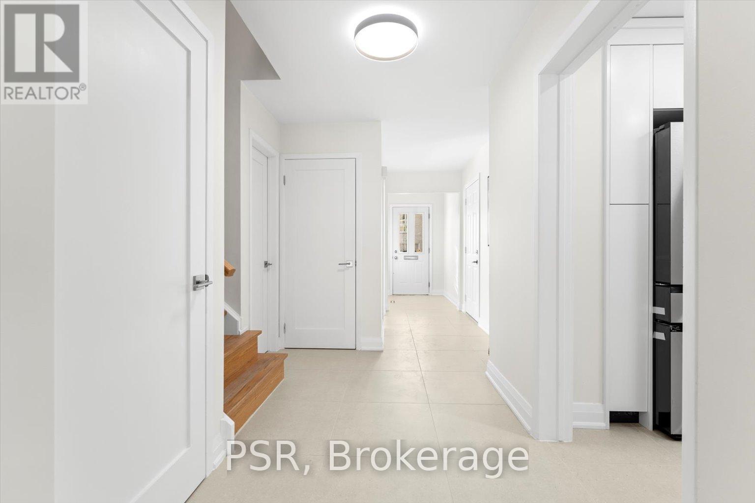 42 Crimson Millway, Toronto, Ontario  M2L 1T6 - Photo 7 - C12167097