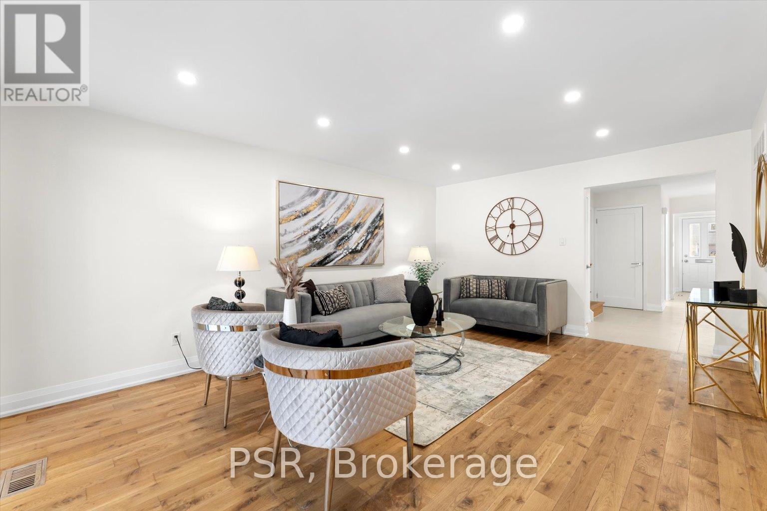42 Crimson Mill Way, Toronto, Ontario  M2L 1T6 - Photo 9 - C12167097