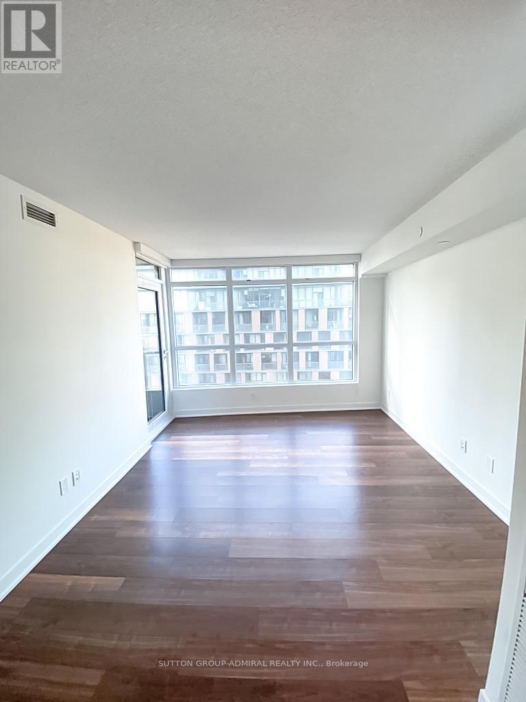 801 - 80 Queens Wharf Road, Toronto, Ontario  M5V 0J3 - Photo 4 - C12167102