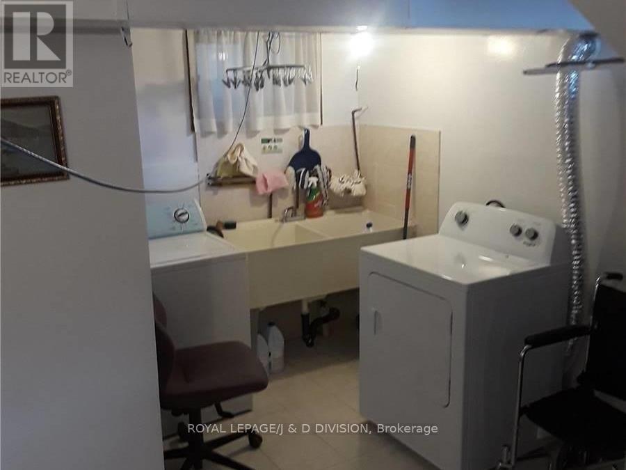 Basement A - 74 Inwood Avenue S, Toronto, Ontario  M4J 3Y5 - Photo 21 - E12167216