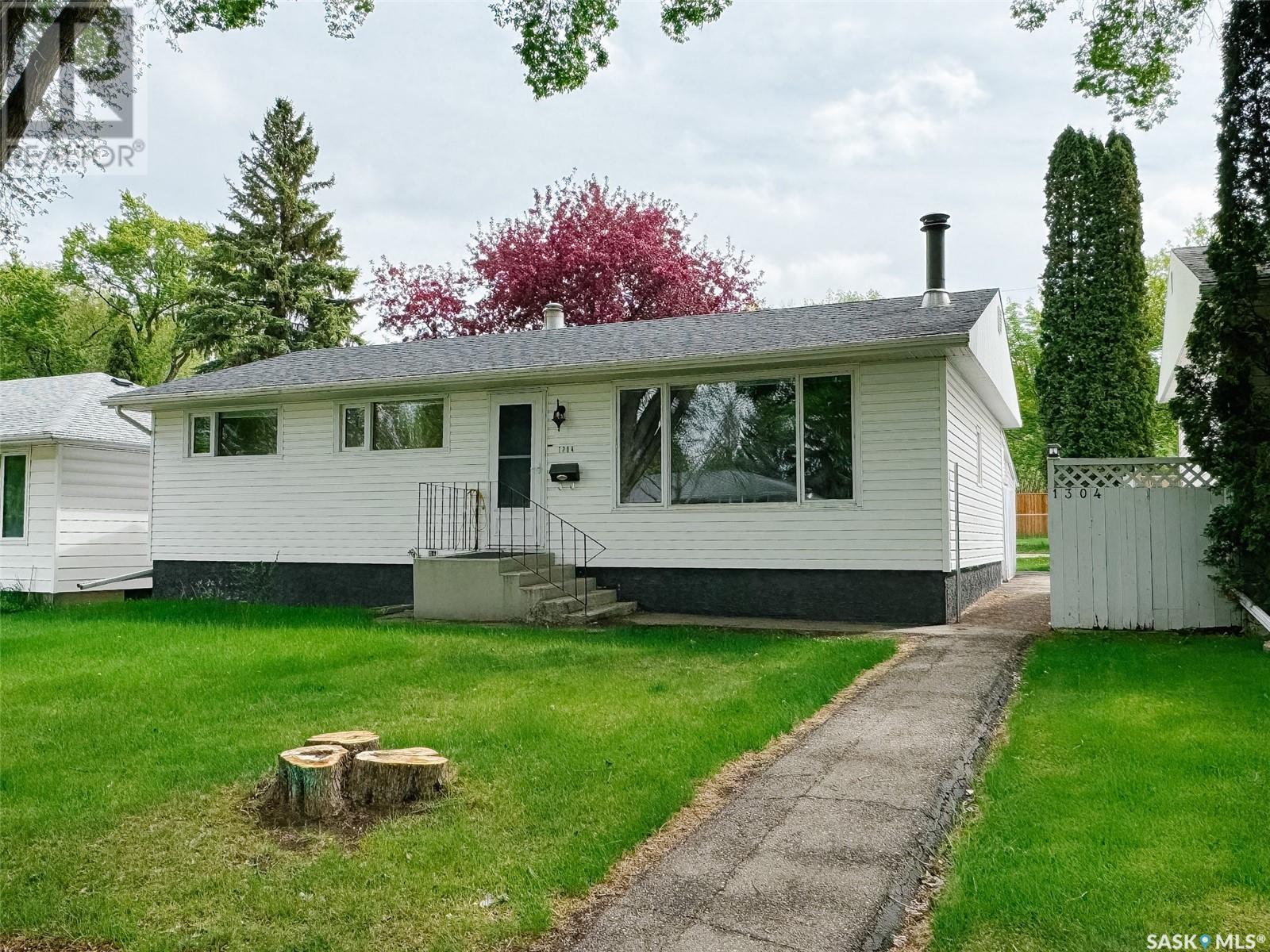Property at 1304 J AVENUE N image 2