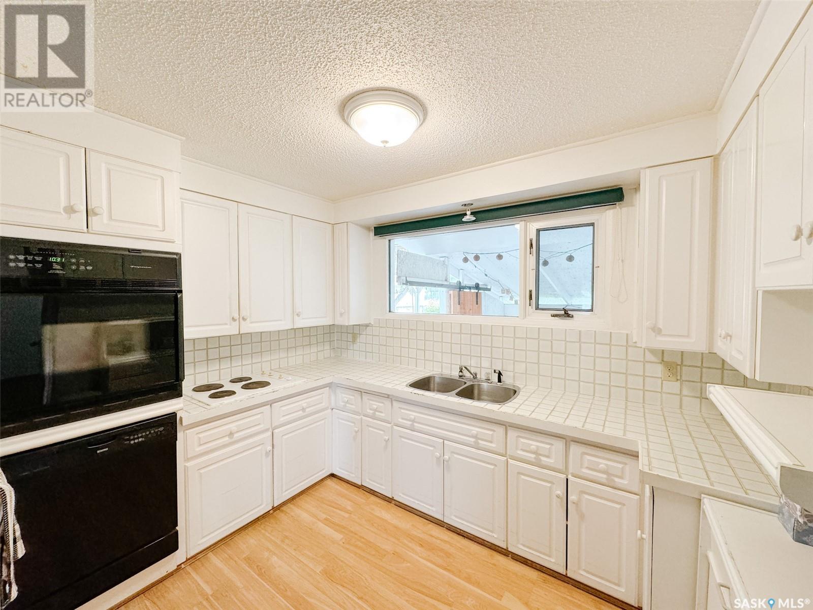 Property at 1304 J AVENUE N image 3