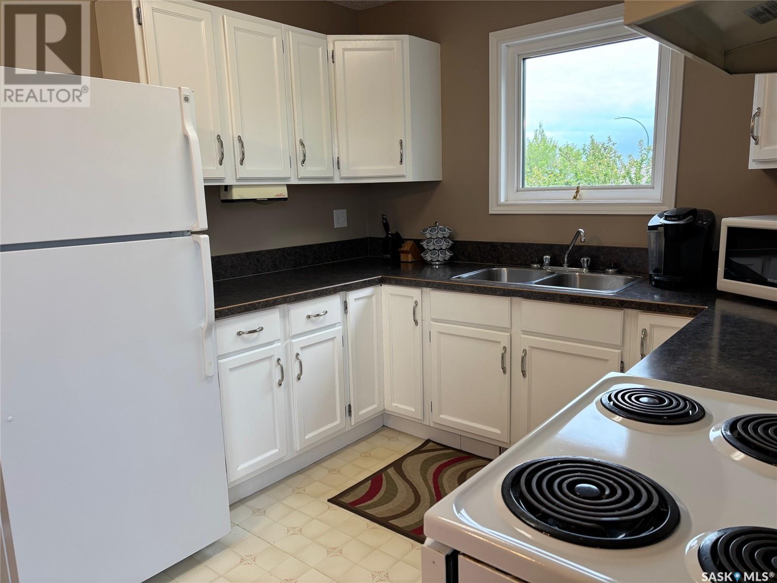 Property at 411 Kenderdine ROAD image 3