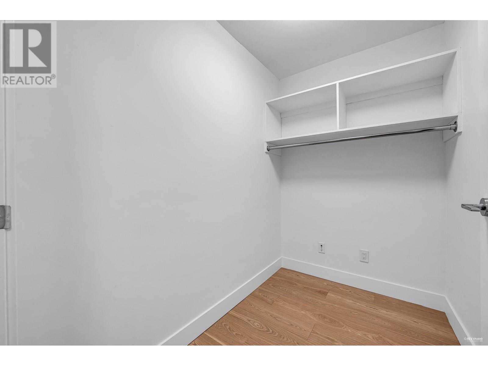 Listing Picture 14 of 35 : 202 2036 W 10TH AVENUE, Vancouver / 溫哥華 - 魯藝地產 Yvonne Lu Group - MLS Medallion Club Member