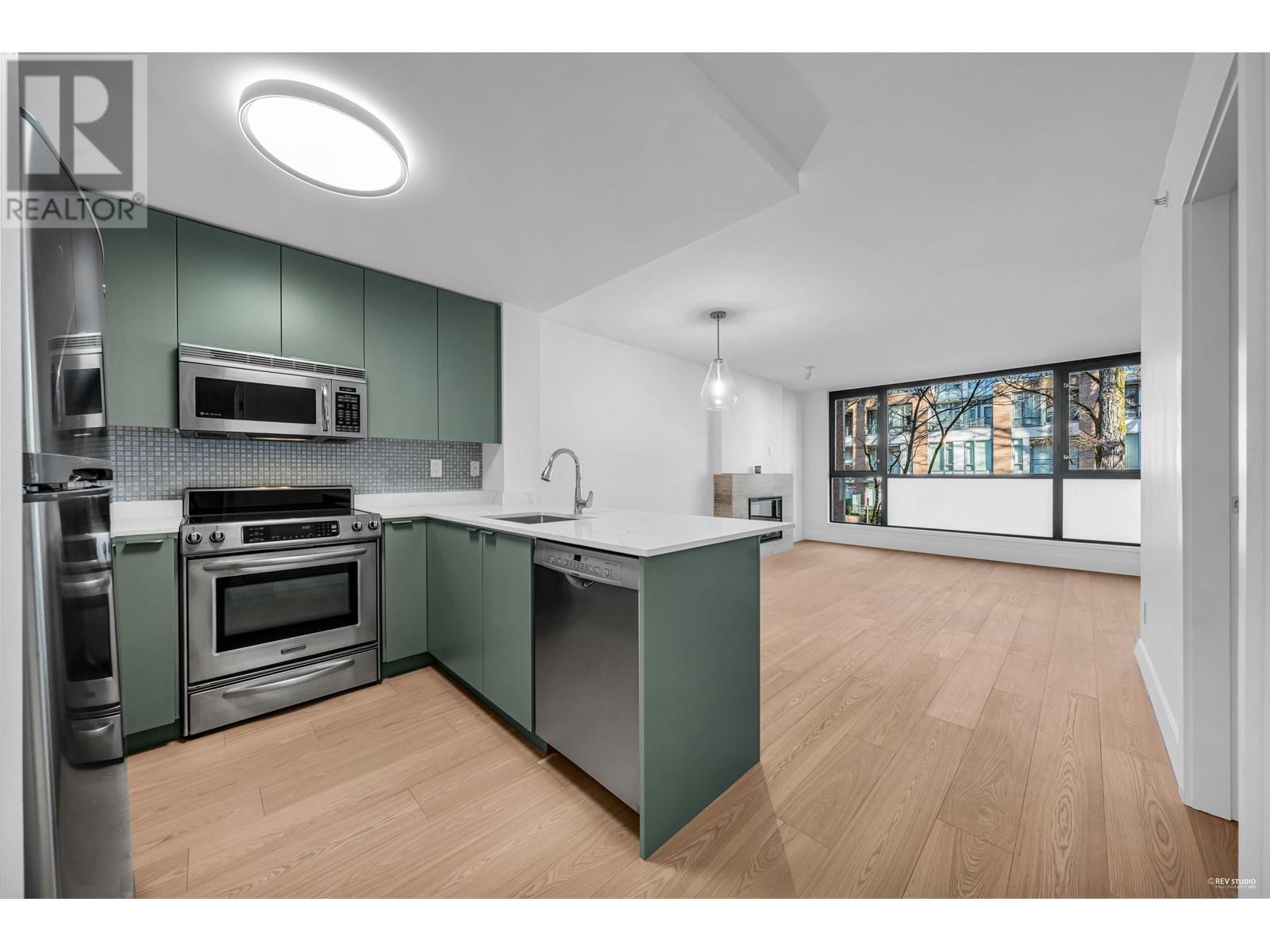 Listing Picture 3 of 35 : 202 2036 W 10TH AVENUE, Vancouver / 溫哥華 - 魯藝地產 Yvonne Lu Group - MLS Medallion Club Member