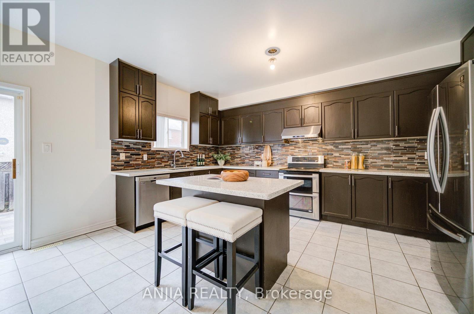91 Crawford Street, Markham, Ontario  L6C 2W3 - Photo 22 - N12167091