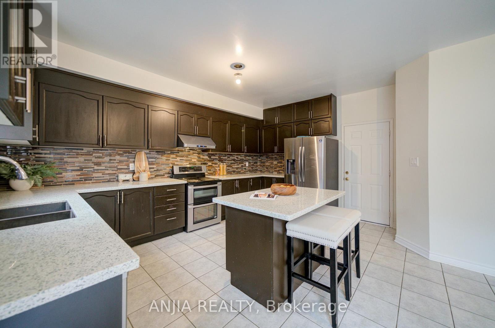 91 Crawford Street, Markham, Ontario  L6C 2W3 - Photo 23 - N12167091