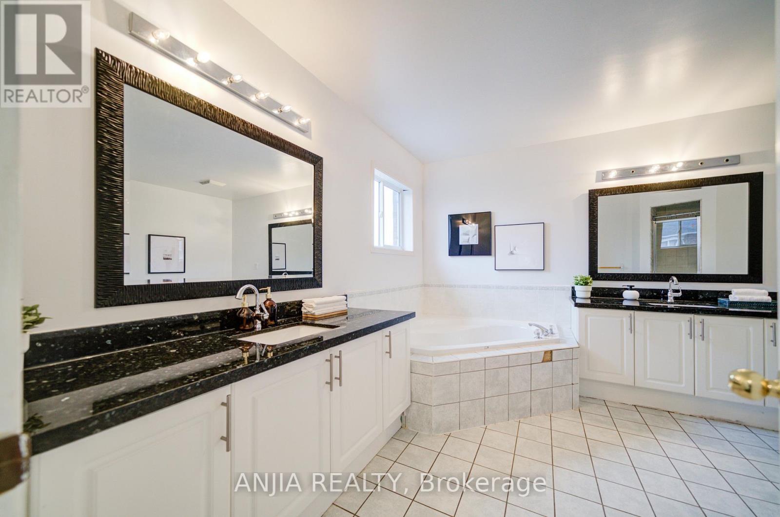 91 Crawford Street, Markham, Ontario  L6C 2W3 - Photo 42 - N12167091