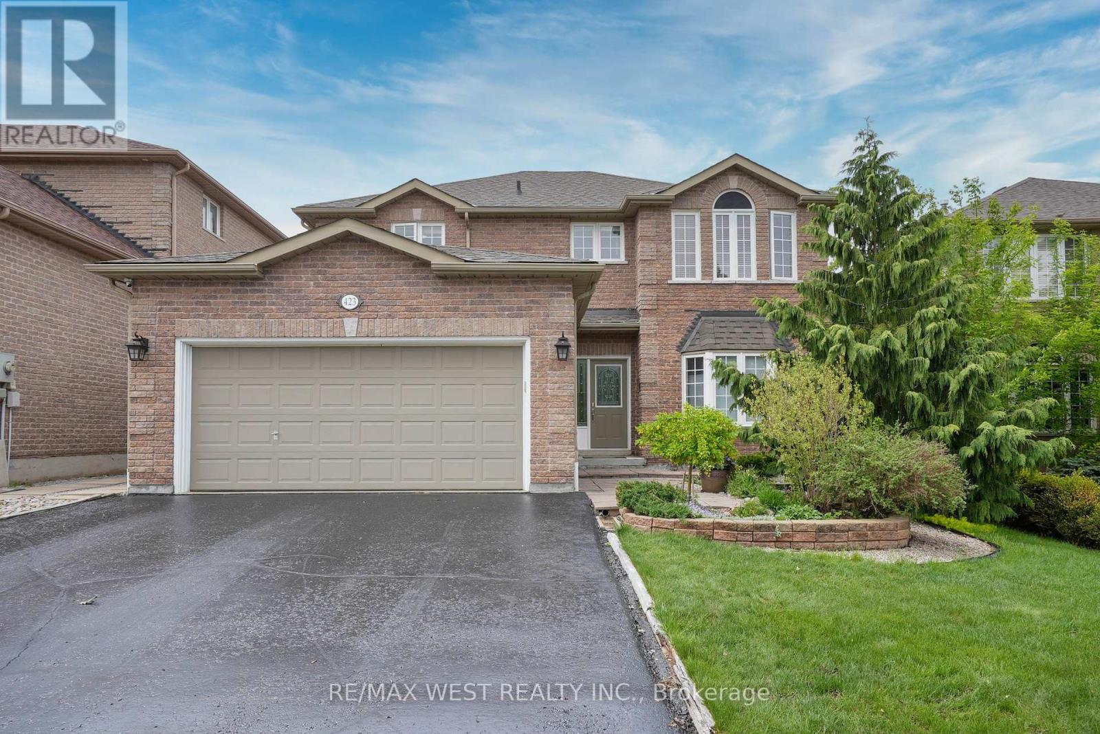 423 Mapleton Avenue, Barrie, Ontario  L4N 3W1 - Photo 1 - S12167202