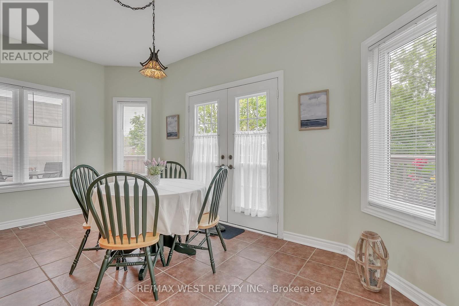423 Mapleton Avenue, Barrie, Ontario  L4N 3W1 - Photo 6 - S12167202