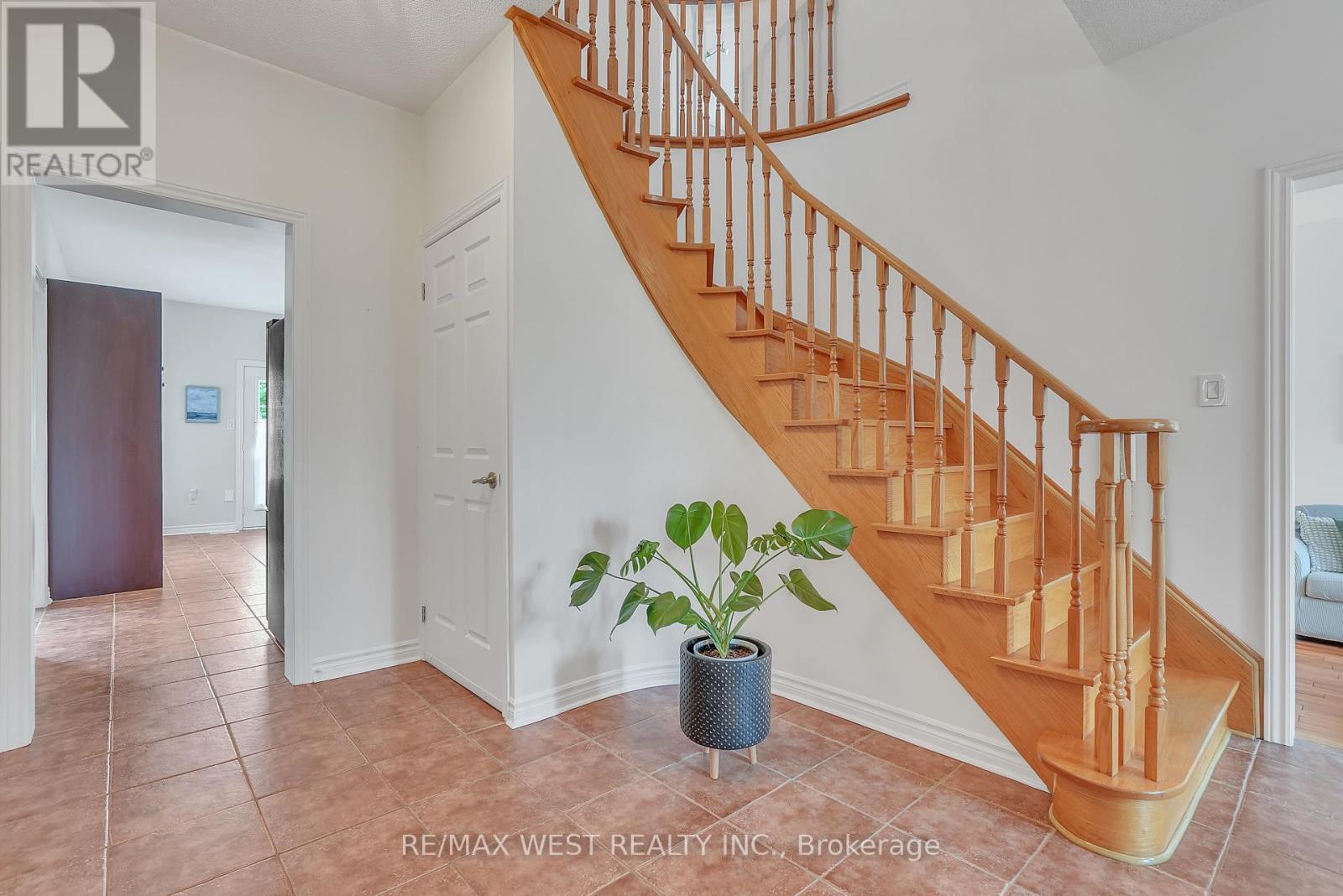 423 Mapleton Avenue, Barrie, Ontario  L4N 3W1 - Photo 7 - S12167202