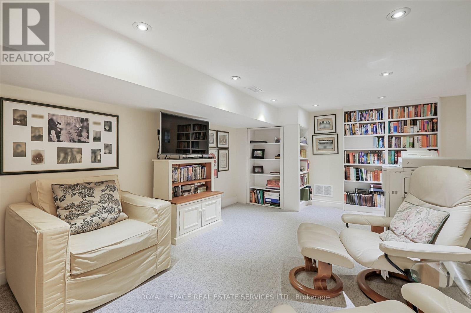 230 The Kingsway, Toronto, Ontario  M9A 3T5 - Photo 33 - W12167103