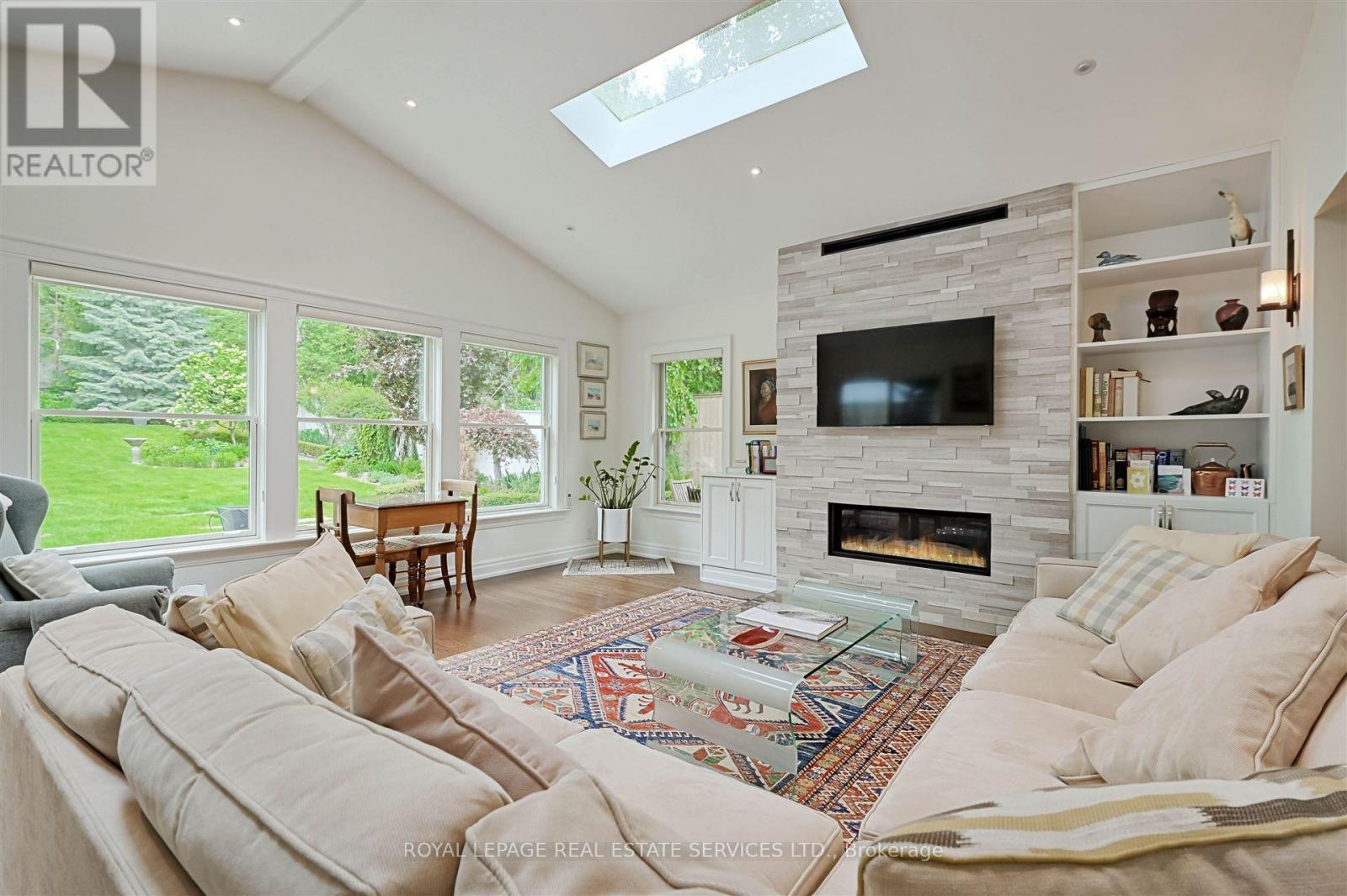 230 The Kingsway, Toronto, Ontario  M9A 3T5 - Photo 6 - W12167103
