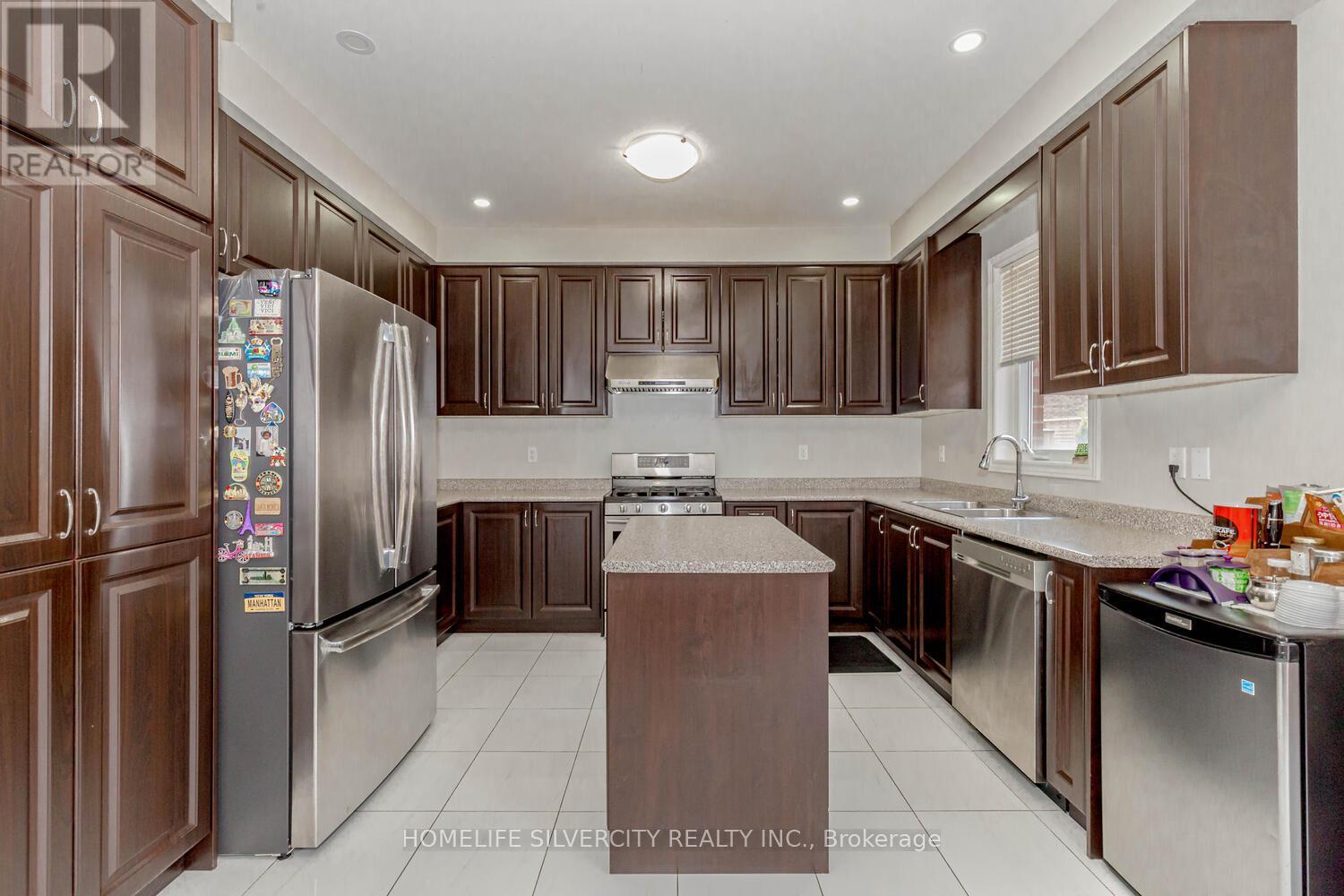 122 Squire Ellis Drive, Brampton, Ontario  L6P 4J4 - Photo 21 - W12167161
