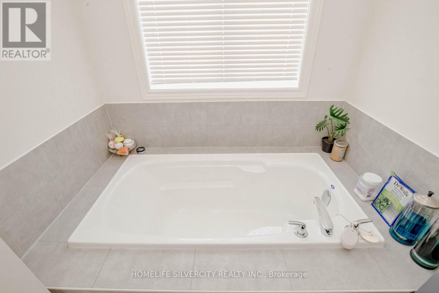 122 Squire Ellis Drive, Brampton, Ontario  L6P 4J4 - Photo 31 - W12167161