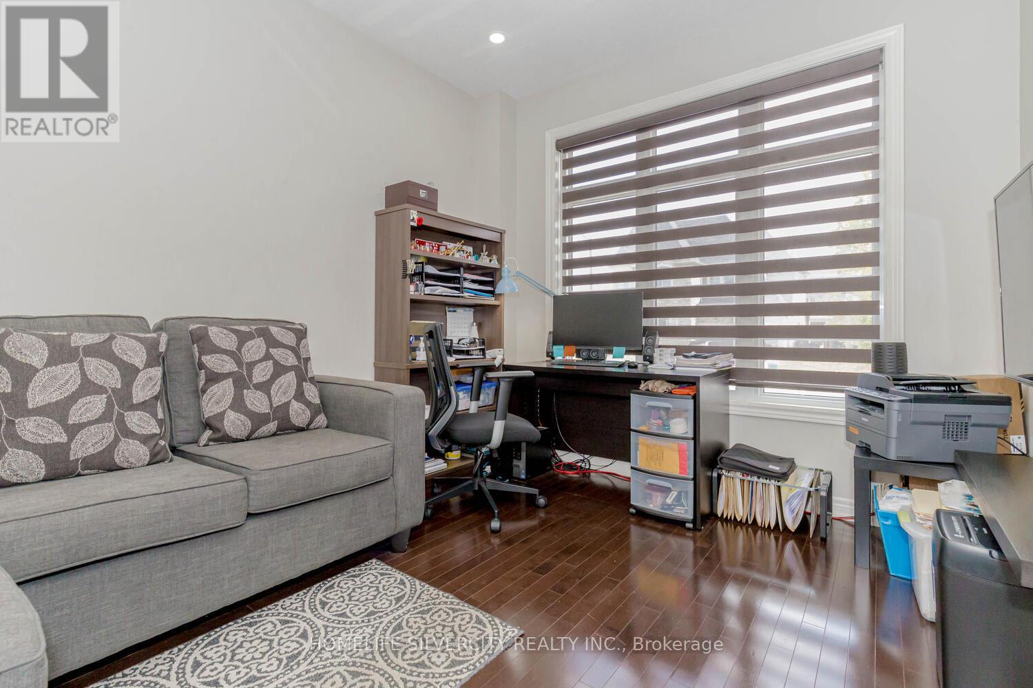 122 Squire Ellis Drive, Brampton, Ontario  L6P 4J4 - Photo 7 - W12167161