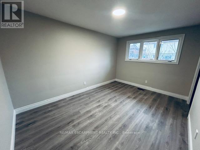 74 Bellingham Drive, Hamilton, Ontario  L8V 3R4 - Photo 11 - X12167095