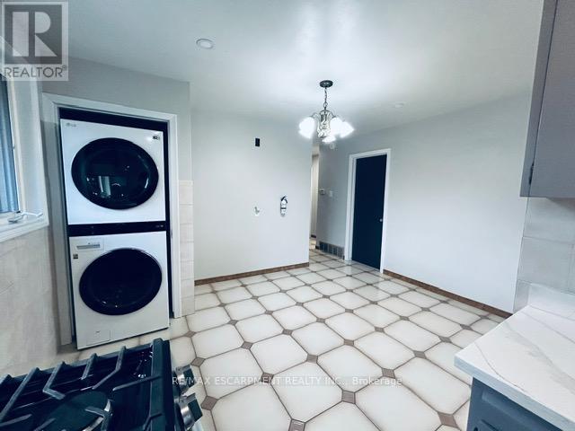 74 Bellingham Drive, Hamilton, Ontario  L8V 3R4 - Photo 5 - X12167095