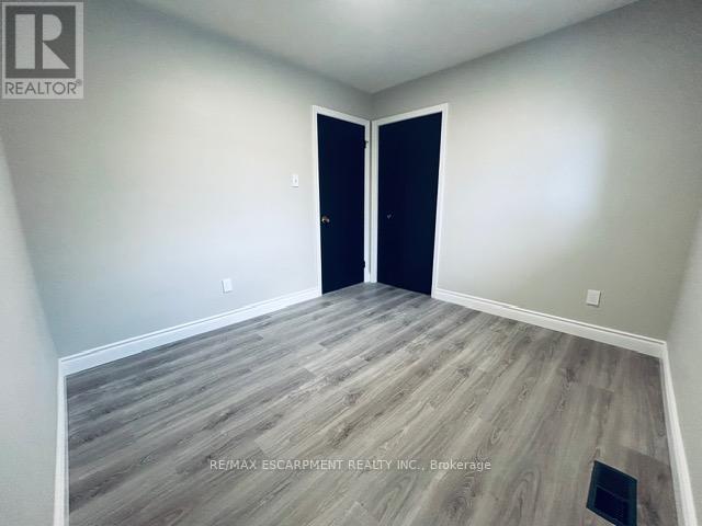 74 Bellingham Drive, Hamilton, Ontario  L8V 3R4 - Photo 9 - X12167095