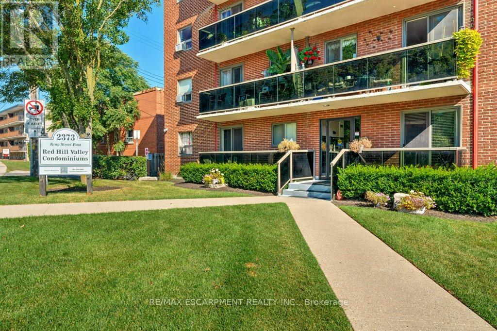 Property at 17 - 2373 KING STREET E image 3