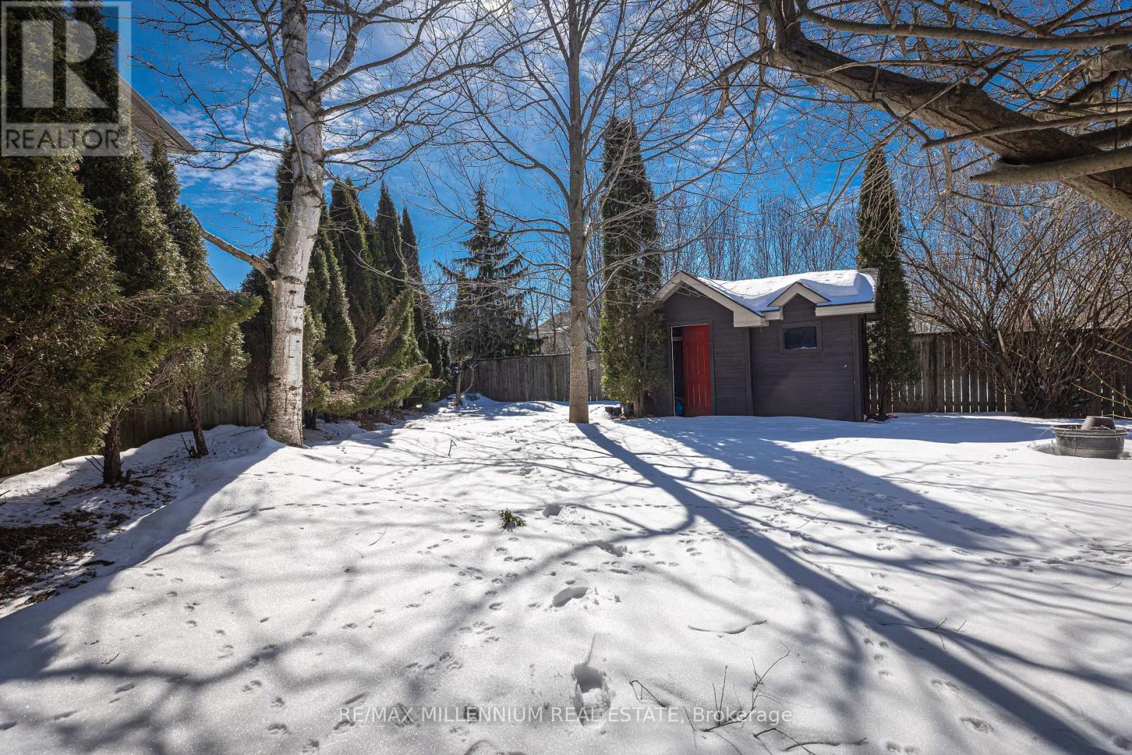 Photo 3 of 10 for 98 Greyrock Crescent