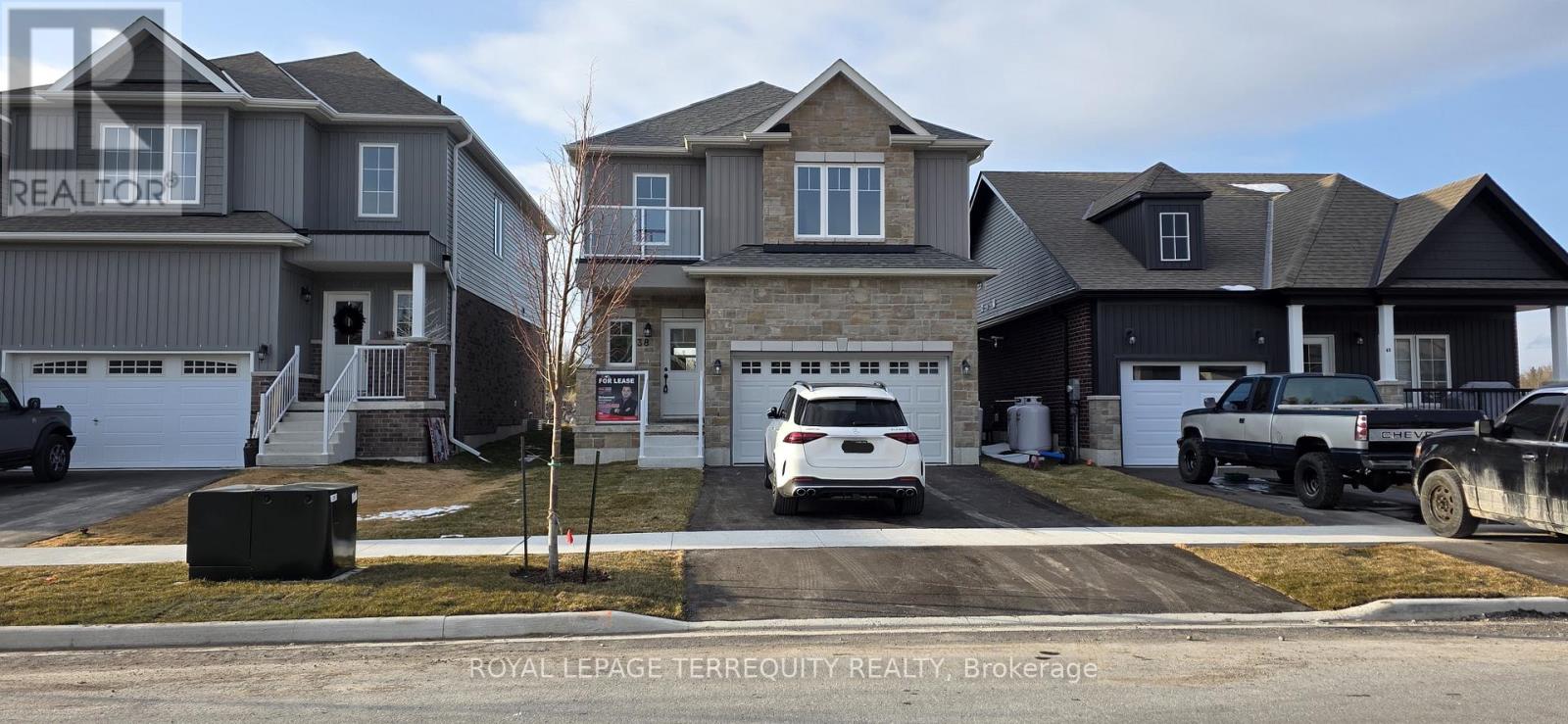 38 Hillcroft Way, Kawartha Lakes, Ontario  K0M 1A0 - Photo 2 - X12167141