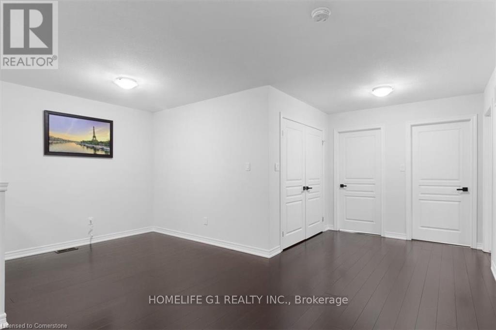 16 Weathering Heights, Hamilton, Ontario  L8J 0E7 - Photo 18 - X12167148