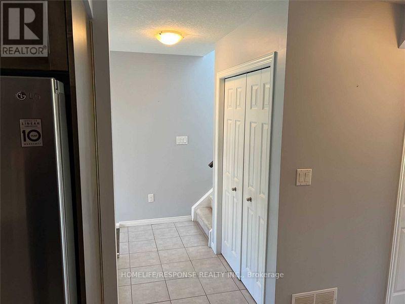 9 - 305 Briarmeadow Drive, Kitchener, Ontario  N2A 4K9 - Photo 7 - X12167208