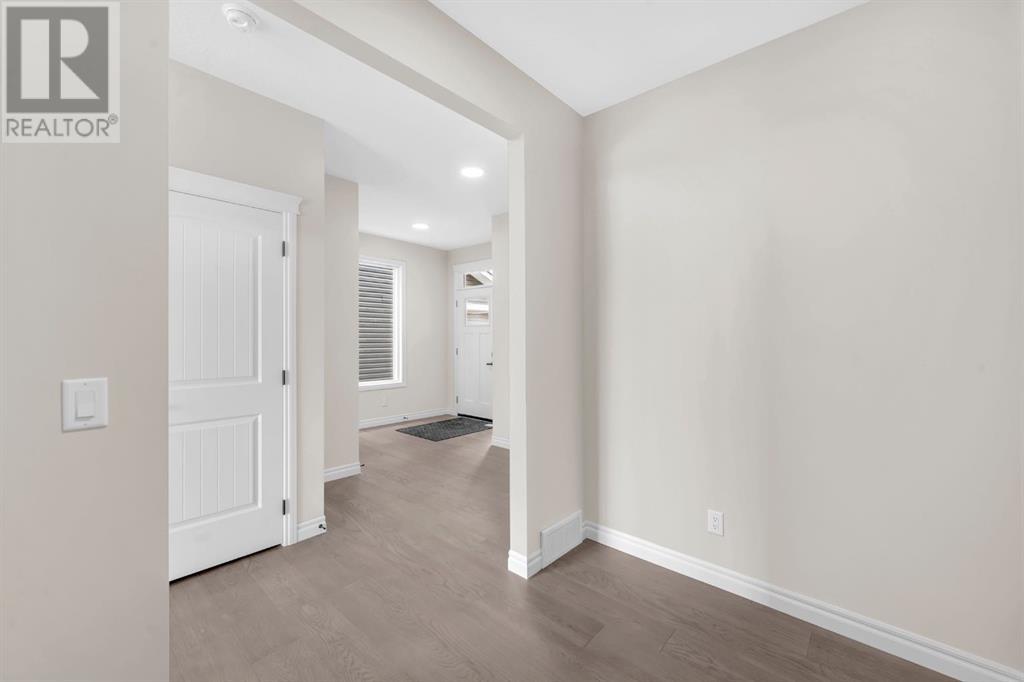 1309 Midtown Road Sw, Airdrie, Alberta  T4B 5M9 - Photo 3 - A2216775