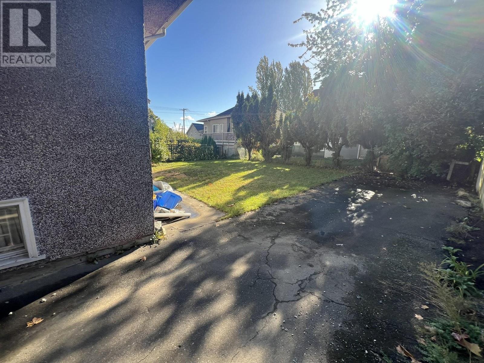 Property at 360 E 24TH AVENUE image 3