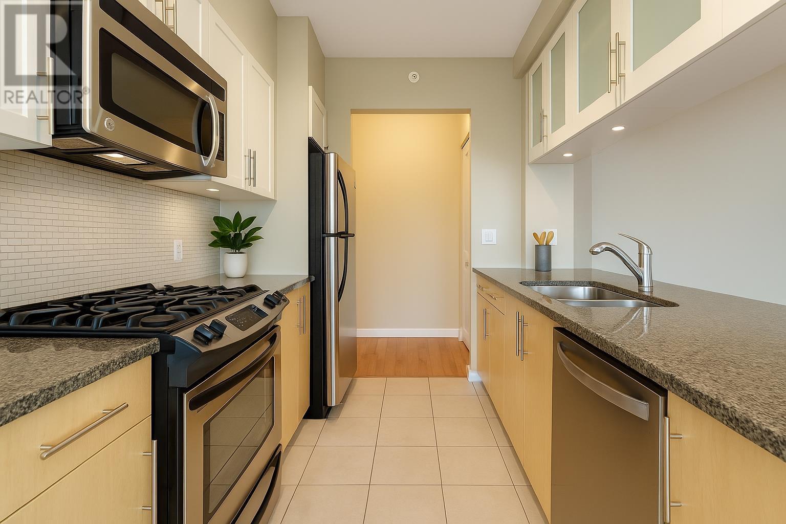 906 6351 Buswell Street, Richmond, British Columbia  V6Y 0A4 - Photo 5 - R2975995