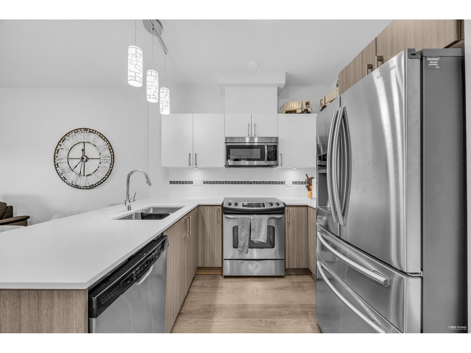 405 8733 160 Street, Surrey, British Columbia  V4N 6P9 - Photo 1 - R3006097