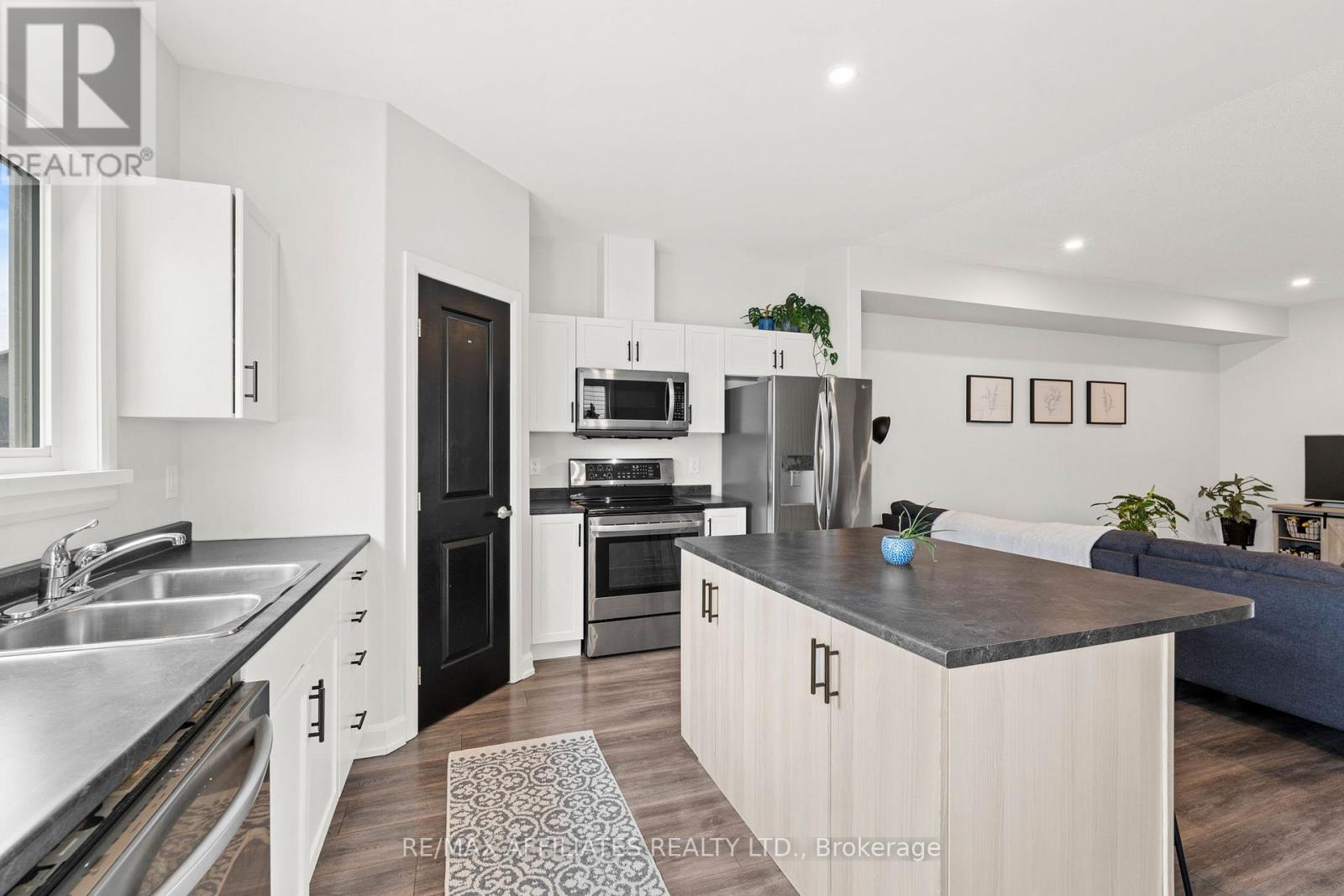 78 Stonehaven Way, Arnprior, Ontario  K7S 0H7 - Photo 13 - X12167231