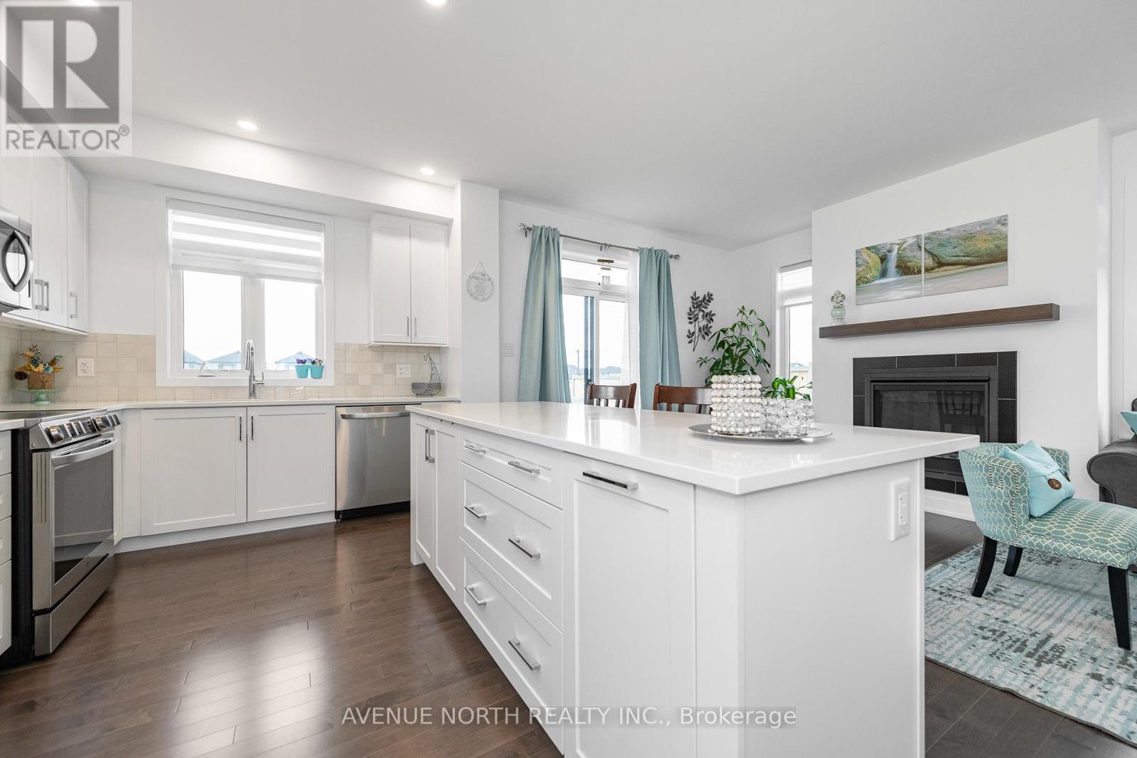 579 Tahoe Heights, Ottawa, Ontario  K1T 0X4 - Photo 12 - X12167295