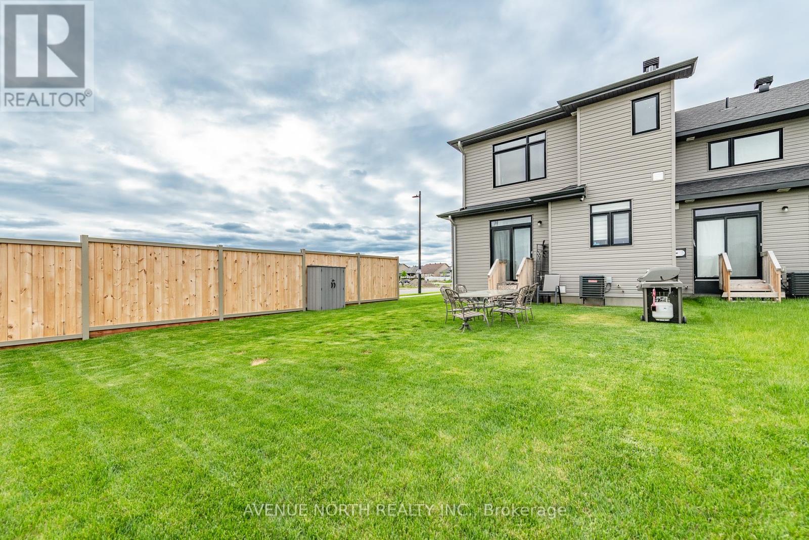 579 Tahoe Heights, Ottawa, Ontario  K1T 0X4 - Photo 30 - X12167295