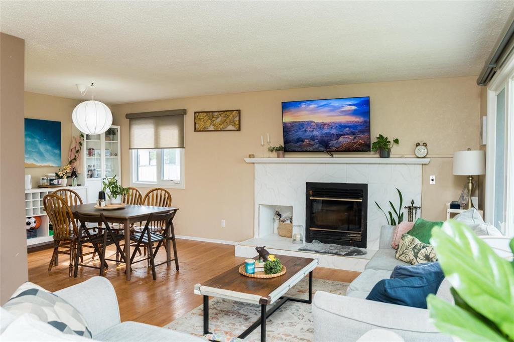 63 Collingham Bay, Winnipeg, Manitoba  R3R 1V3 - Photo 1 - 202512742
