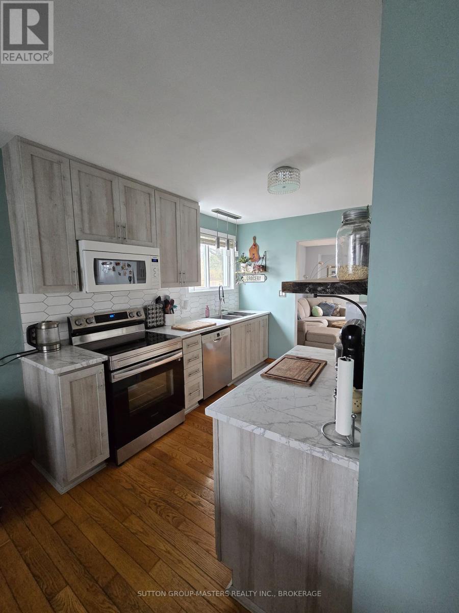 51 Mckeown Crescent, Loyalist, Ontario  K7N 1Y4 - Photo 6 - X12114964