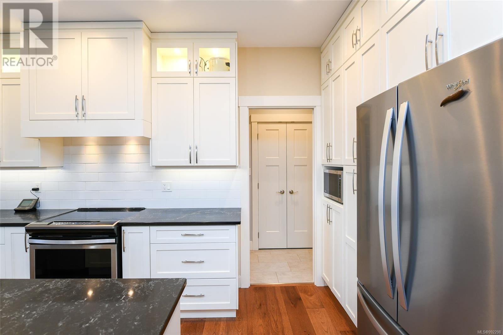 Property at 1442 Crown Isle Blvd image 2